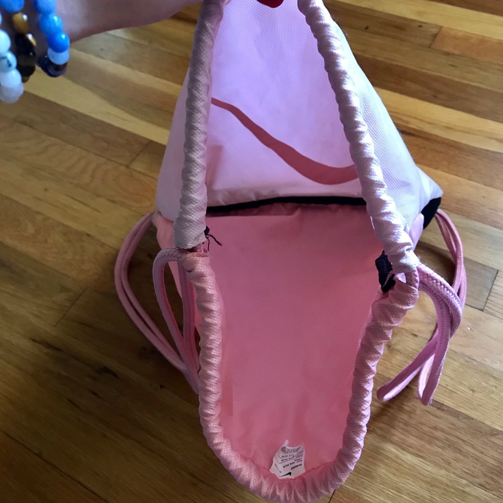 Nike Drawstring Bag - Picture 5 of 5